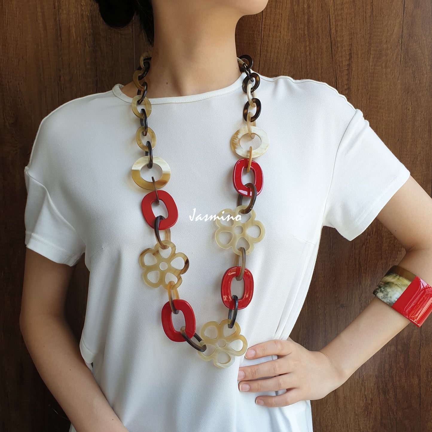 Trendy Handmade Necklace J18152, Made by Horn and Lacquer